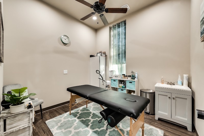 Salon-Suites-On-The-Square, hair salon in Lancaster, TX, photo 4 of 10