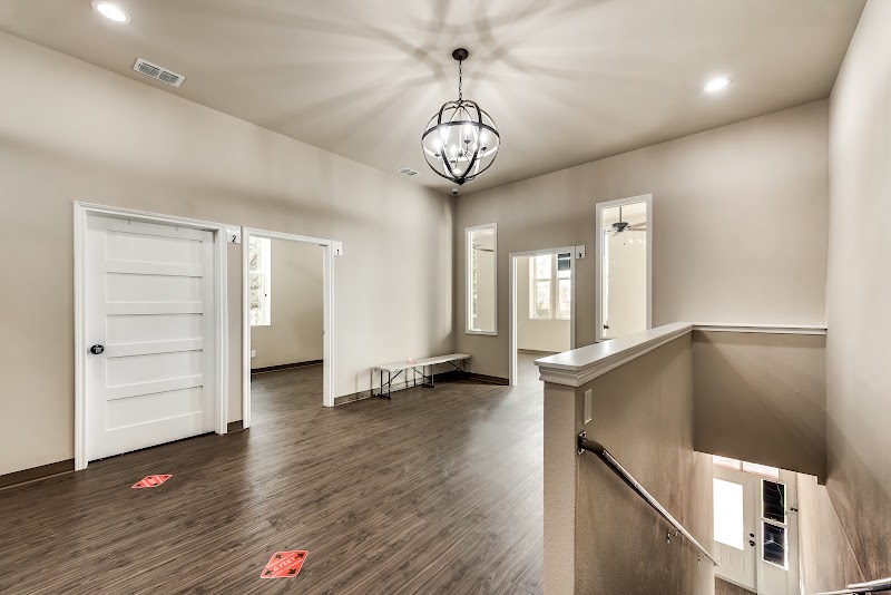 Salon-Suites-On-The-Square, hair salon in Lancaster, TX, photo 5 of 10